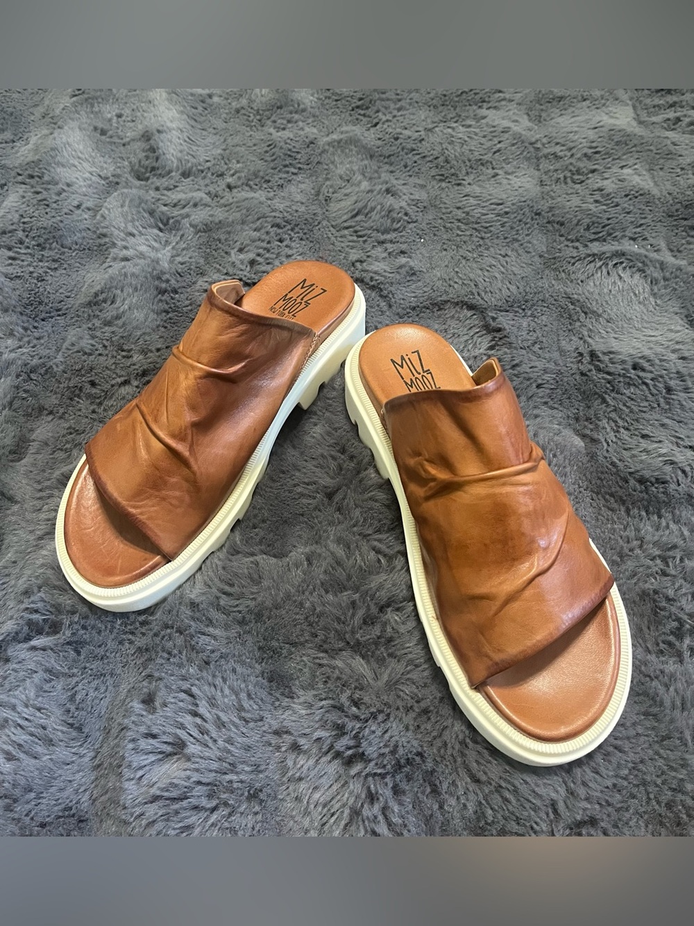 Miz Mooz Brown Leather Slide Sandals with White Sole Size 40 (9 US)